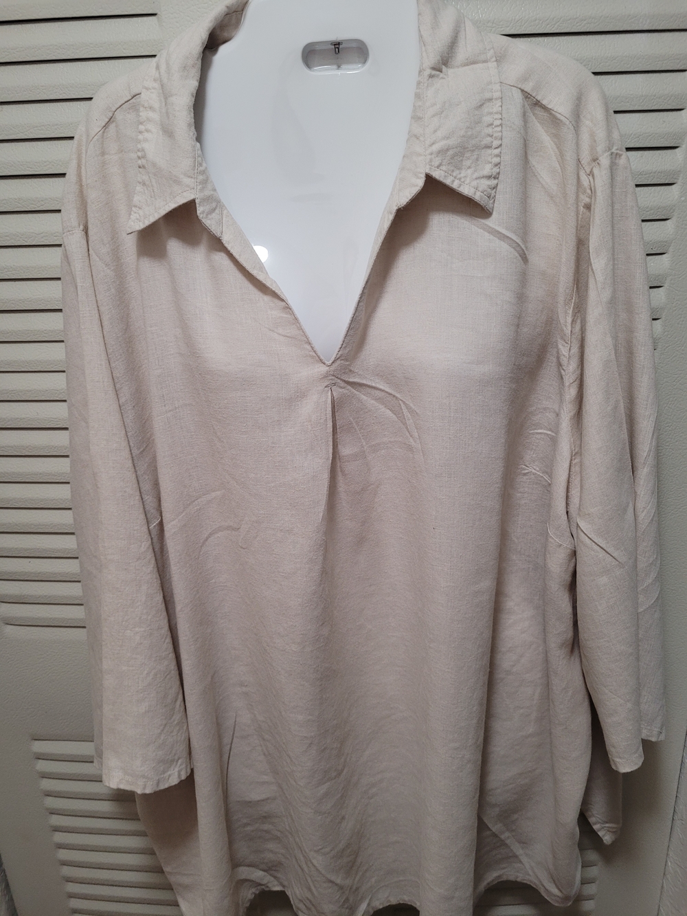 Relaxed Cream V-Neck Collared Tunic Top